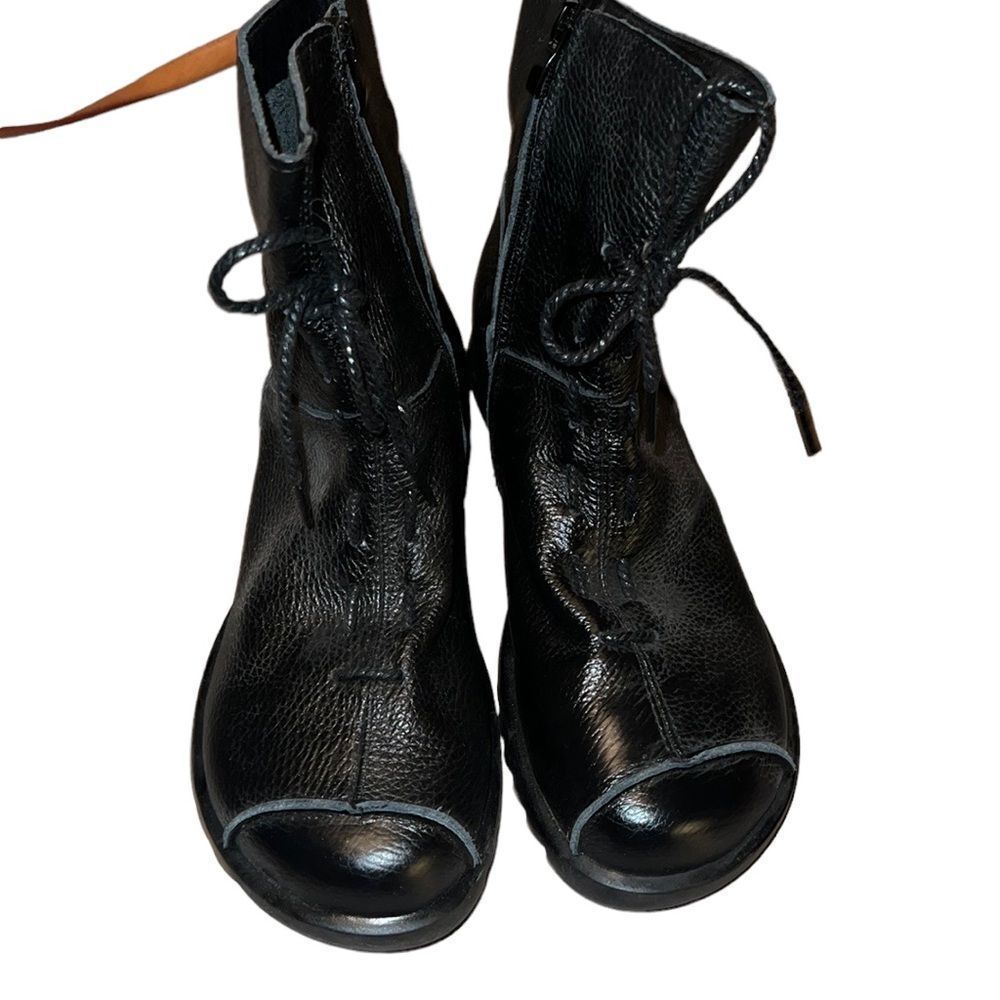 Clarsunny Black Leather Booties Size 9.5